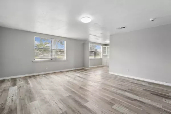 Plainview, TX 79072,1320 Dallas