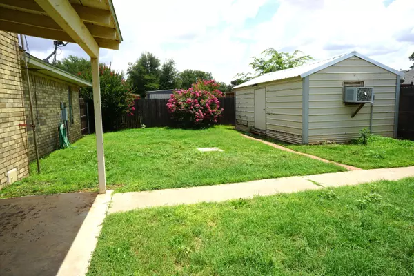 Brownfield, TX 79316,1214 E Ward Street