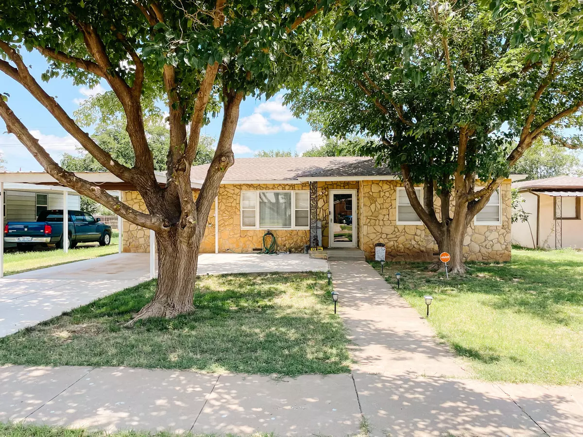 Slaton, TX 79364,940 S 18th Street