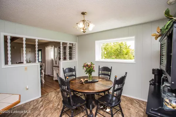 Olton, TX 79064,504 Ave C