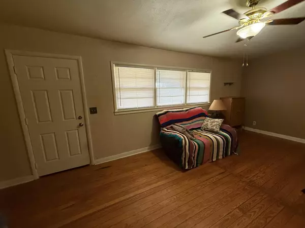 Ralls, TX 79357,1211 Main Avenue