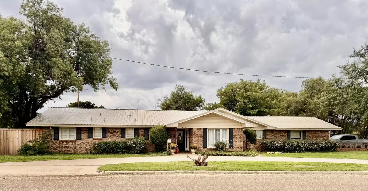 Idalou, TX 79329,712 W 10th Street