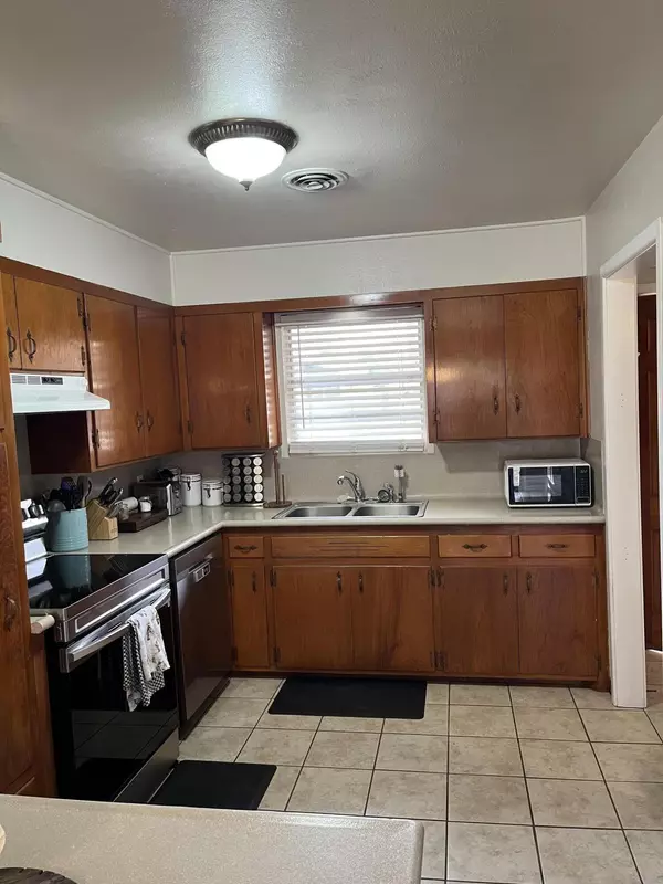 Shallowater, TX 79363,1208 6th Street