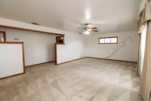 Earth, TX 79031,206 SW 1st Street