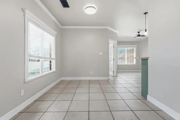 8202 Clinton Avenue, Lubbock, TX 79424