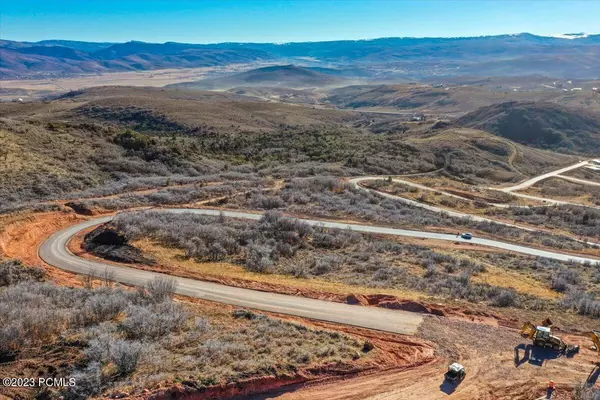 Kamas, UT 84036,2052 E Peak Vw DR Drive #382