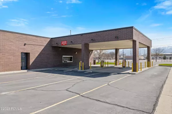 Salt Lake City, UT 84115,2714 S 300 West West