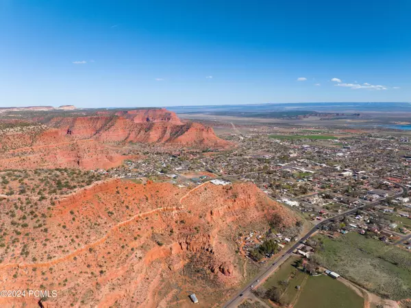 Kanab, UT 84741,325 E Waipiti
