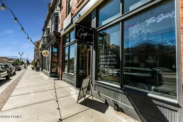 Provo, UT 84601,55 N University AVE Avenue #230f