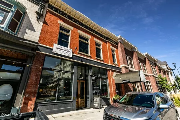 Provo, UT 84601,55 N University AVE Avenue #207