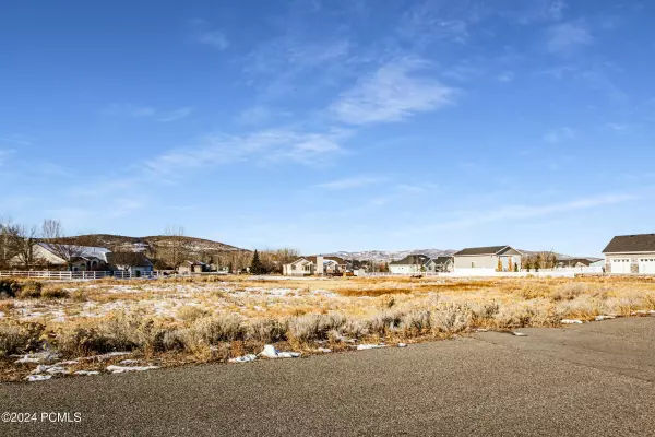 Francis, UT 84036,597 Spruce WAY Way