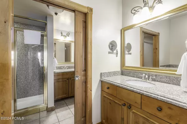 Midway, UT 84049,840 Bigler LN Lane #201 (2001/2003)
