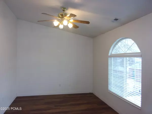 Salt Lake City, UT 84115,3859 S Mitchell CV Cove #203
