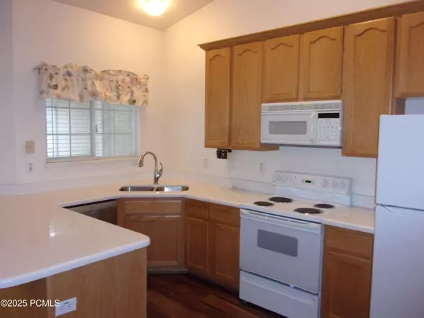 Salt Lake City, UT 84115,3859 S Mitchell CV Cove #203