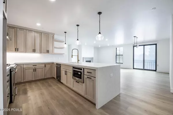 Holladay, UT 84117,2250 E Murray Holladay RD Road #308