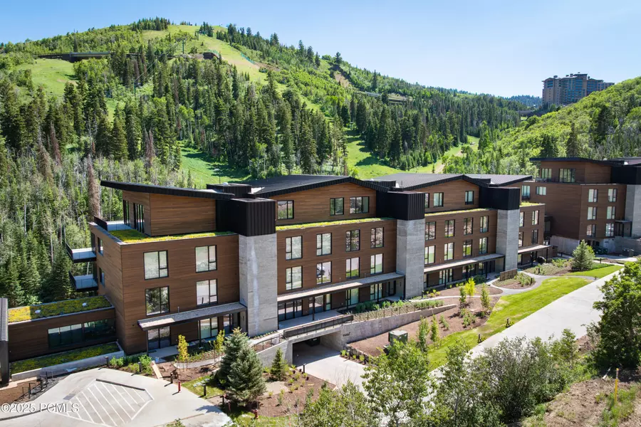 3267 W Deer Hollow RD Road #2402, Park City, UT 84060