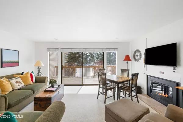 Park City, UT 84060,118 Davis CT Court