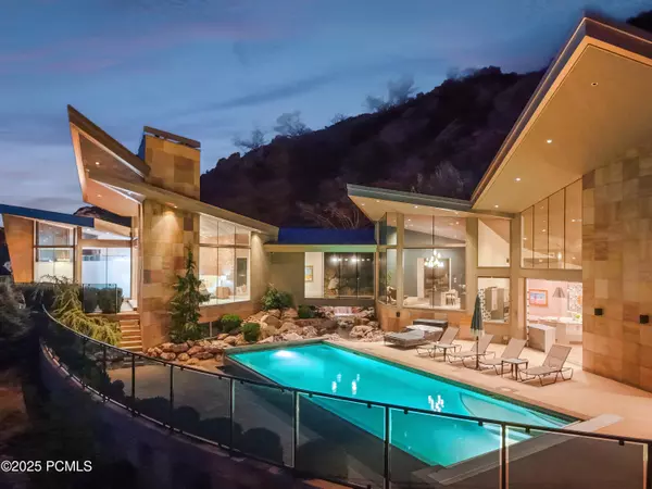 Salt Lake City, UT 84121,4141 E Canyon Estate DR Drive