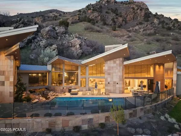 Salt Lake City, UT 84121,4141 E Canyon Estate DR Drive