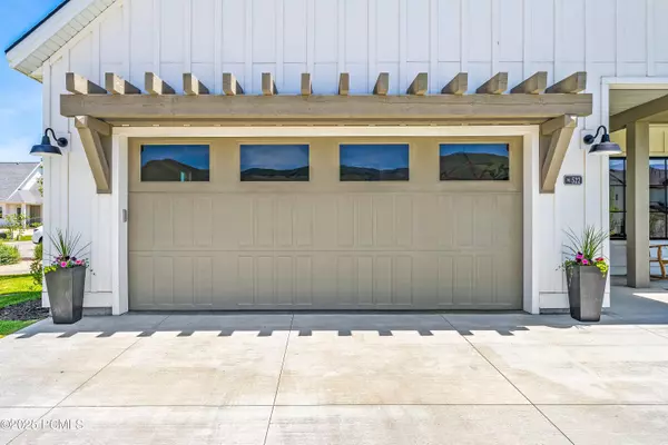 Midway, UT 84049,522 N Farmhouse WAY Way