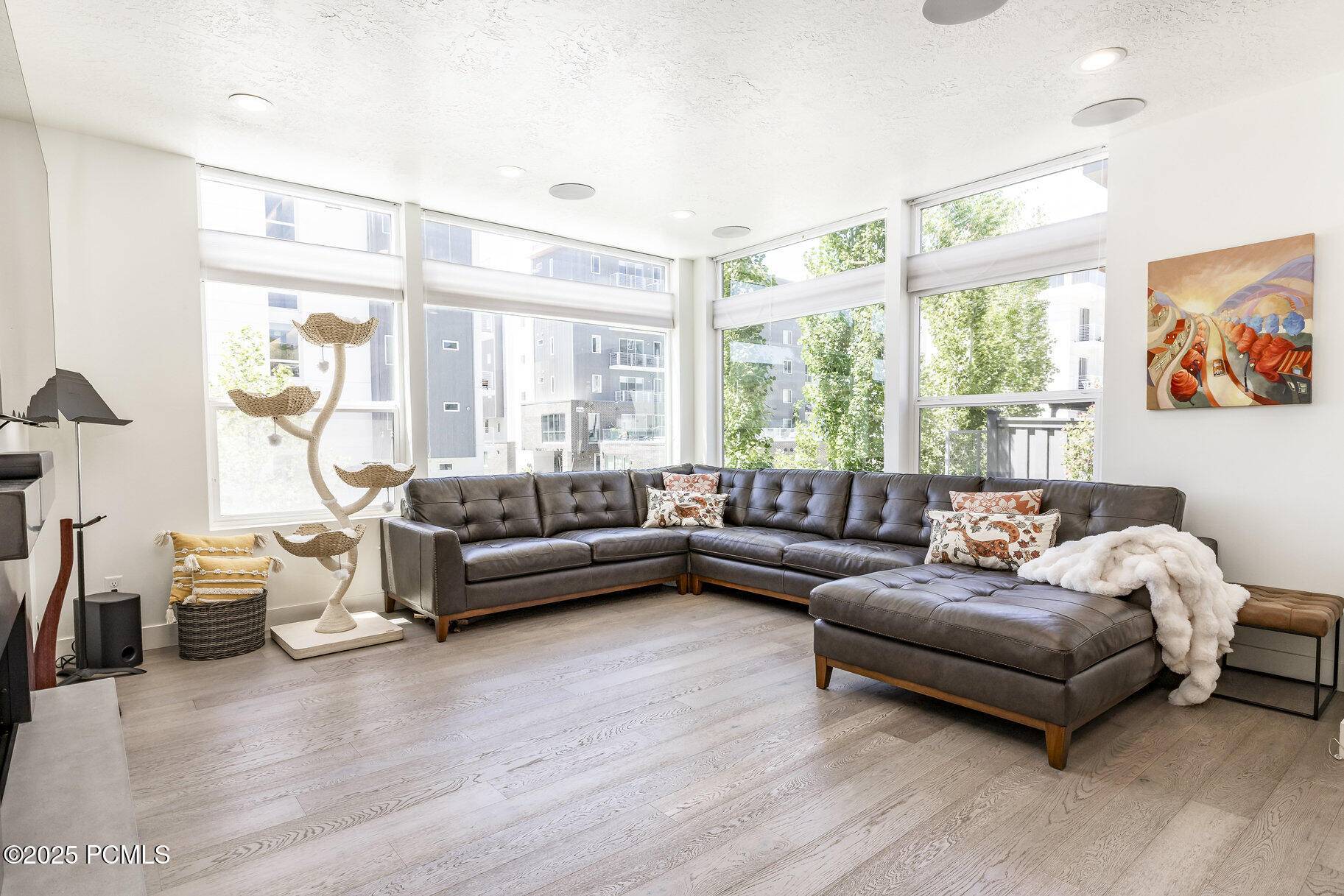 Salt Lake City, UT 84103,260 W 500 N #4