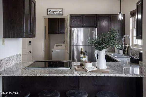 Midway, UT 84049,874 W Schneitter CIR Circle #7