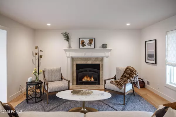 Salt Lake City, UT 84106,3563 S Canyon WAY Way