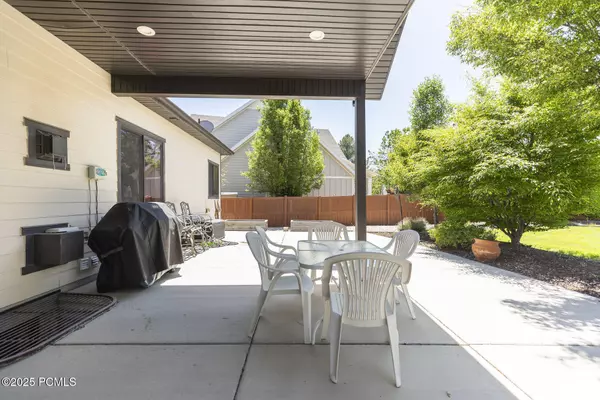 South Jordan, UT 84095,9532 S Willow Trail WAY Way