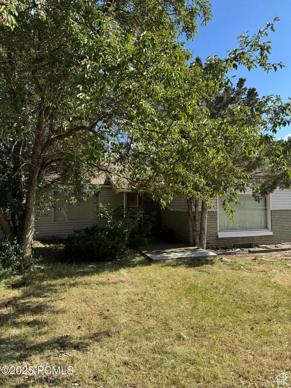 Kamas, UT 84036,240 S 300