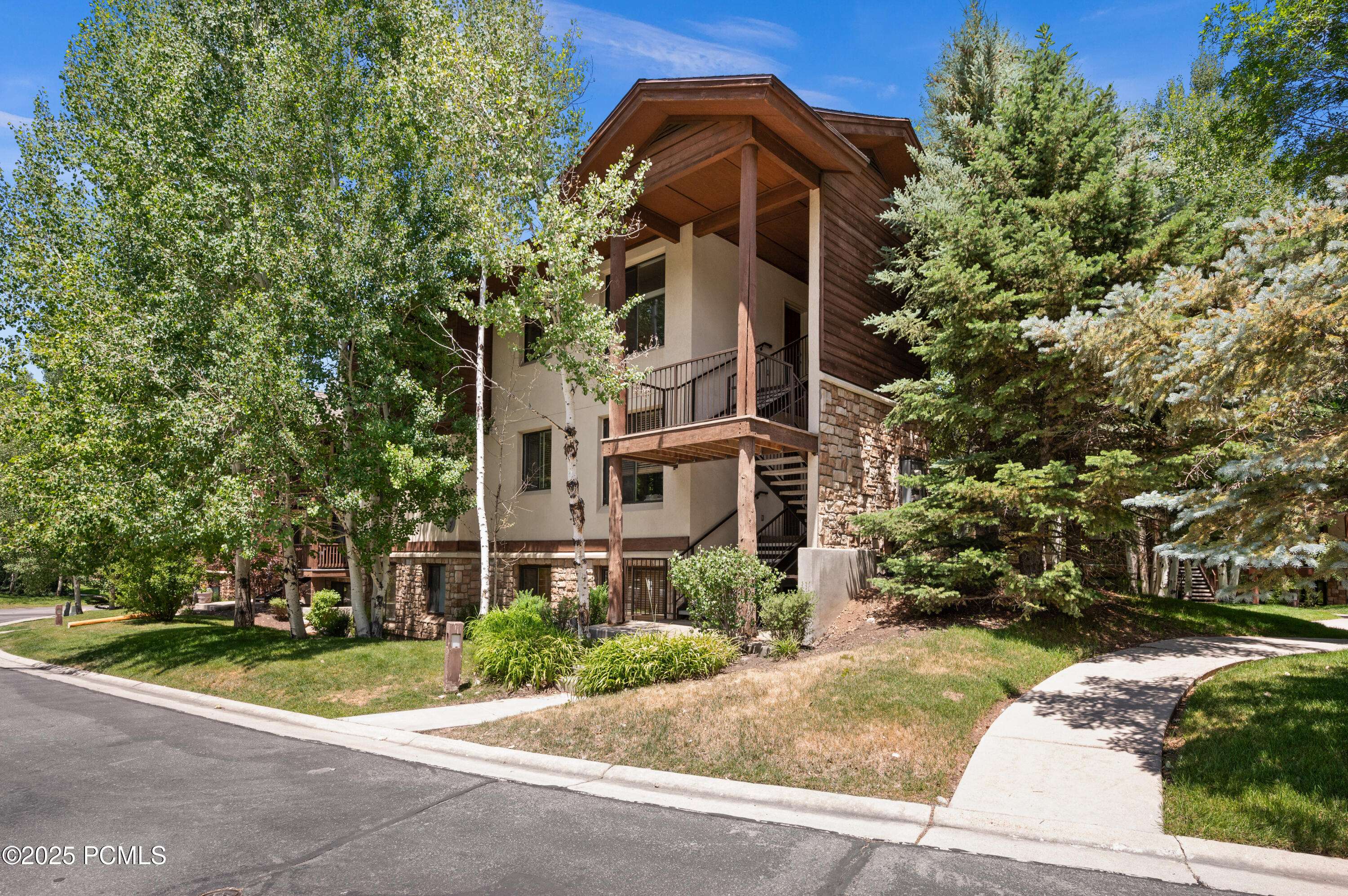 Park City, UT 84098,1600 W Pinebrook BLVD Boulevard #F3