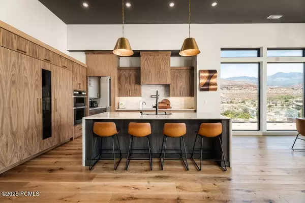Leeds, UT 84746,226 W Shinarump CIR Circle