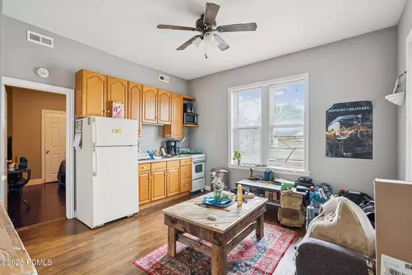 Salt Lake City, UT 84115,2885 S 300 East East