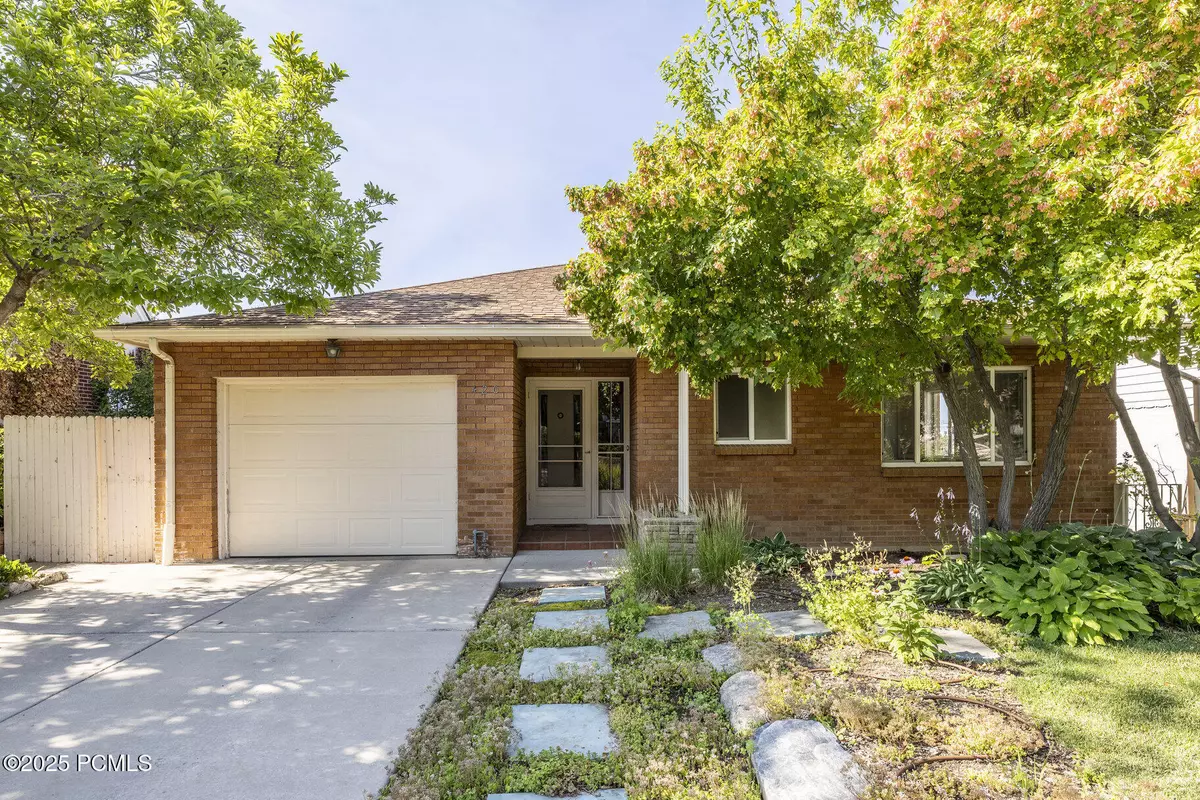 Salt Lake City, UT 84103,420 E 12th AVE Avenue