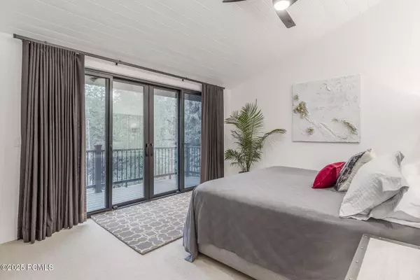 Park City, UT 84060,3021 American Saddler DR Drive