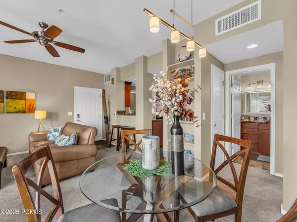 Park City, UT 84098,900 Bitner RD Road #Apt C24