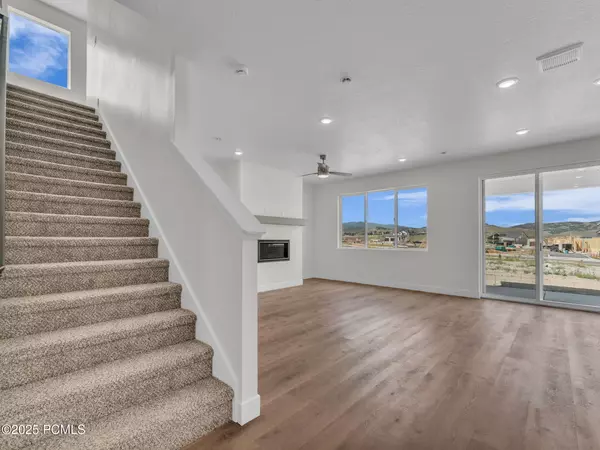 Park City, UT 84098,7042 Woods Rose DR Drive