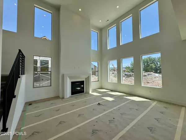 Midway, UT 84049,165 S 100