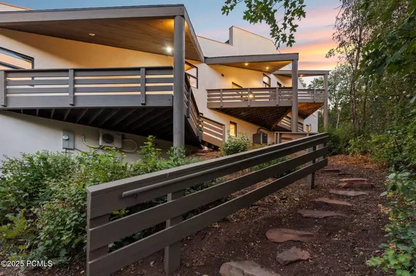 Park City, UT 84098,7089 Pinecrest DR Drive