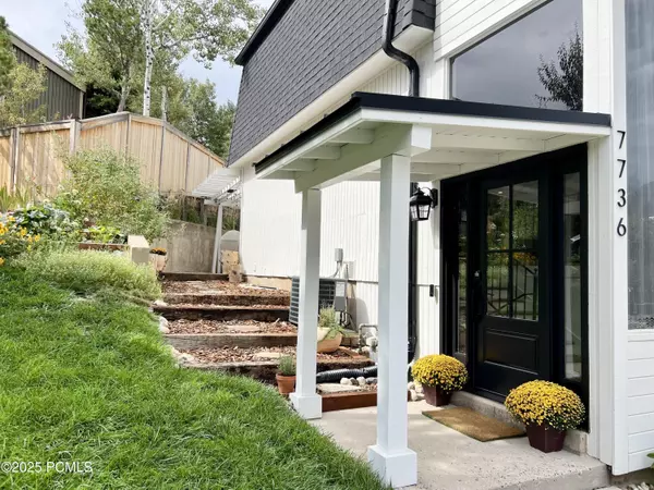 Cottonwood Heights, UT 84121,7736 S Avondale DR Drive