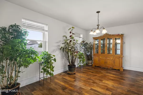 Grantsville, UT 84029,256 W Pear ST Street