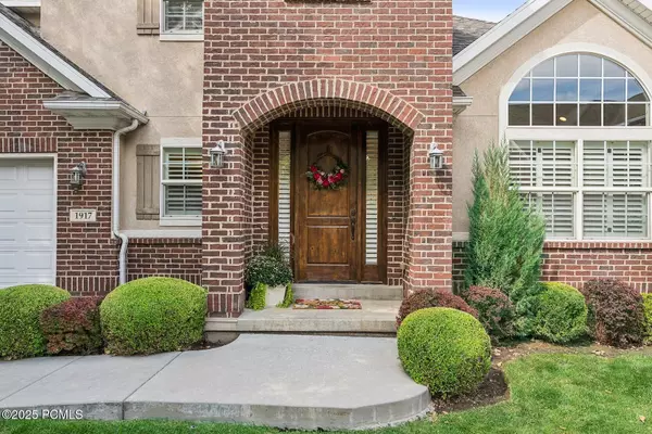Holladay, UT 84117,1917 E Holladay View PL Place