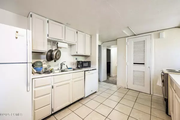 Salt Lake City, UT 84102,1233 E 600 S