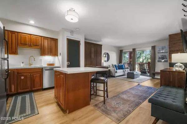 Park City, UT 84060,401 Silver King DR Drive #17