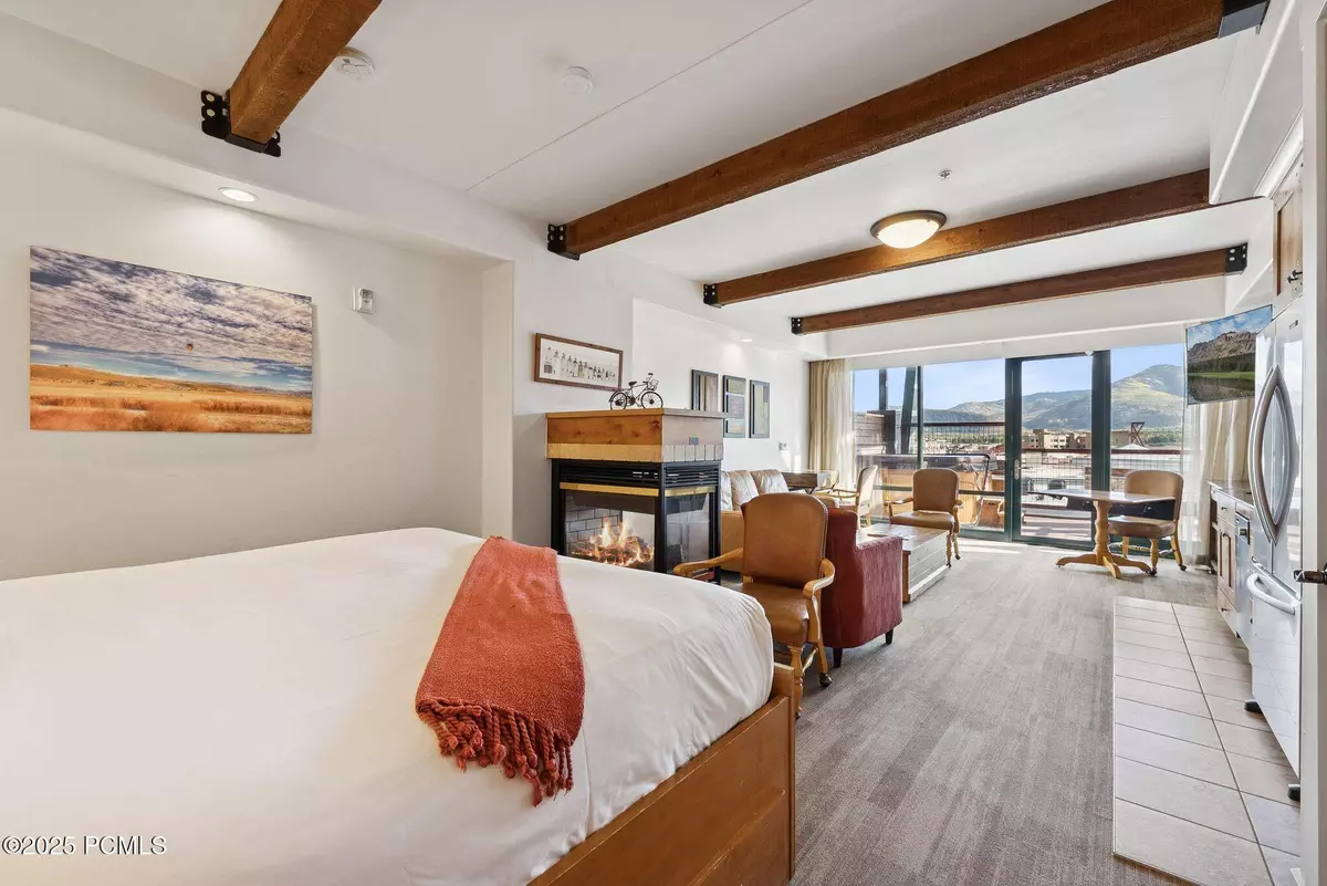 Park City, UT 84098,1476 Newpark BLVD Boulevard #402