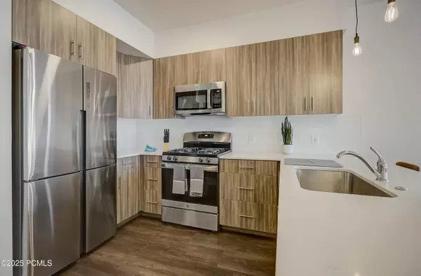 Park City, UT 84098,6495 Serviceberry DR Drive #Unit B205