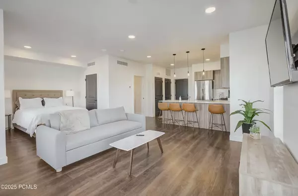 Park City, UT 84098,6495 Serviceberry DR Drive #Unit B205