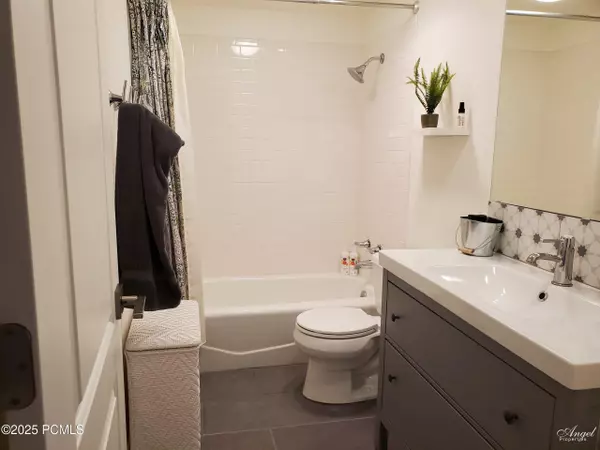 Park City, UT 84060,1530 Empire AVE Avenue #200