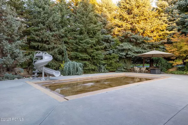 Cottonwood Heights, UT 84121,2238 E Cottonwood Cove LN Lane