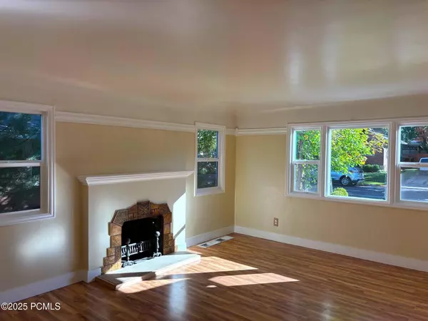 Salt Lake City, UT 84106,2618 S 1100 East East