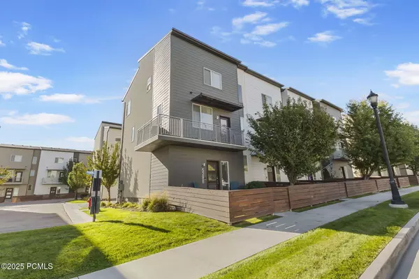 Herriman, UT 84096,5288 W Solafax LN Lane #34-I